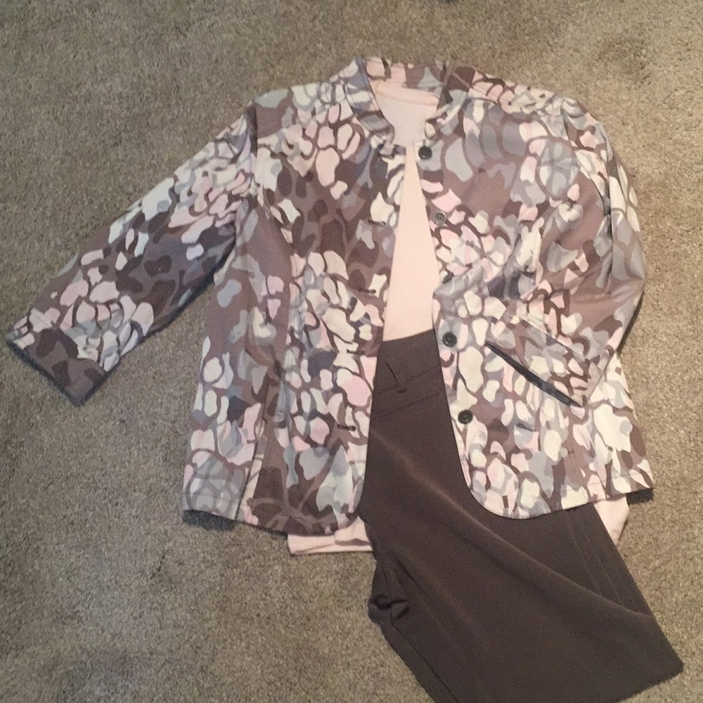 Chico’s taupe printed jacket